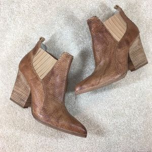 Donald J Pliner Snakeskin